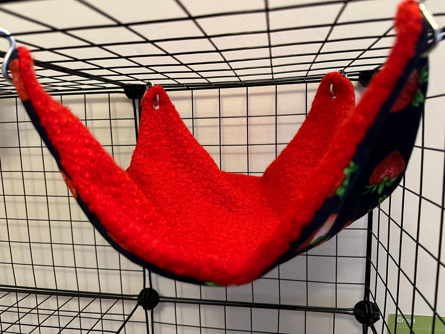 Mischief Made fleece lined single saddle hammock - Strawberry boucle