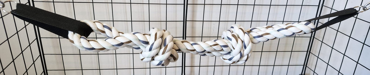 Double knot rope with attachment straps. Climbing aid