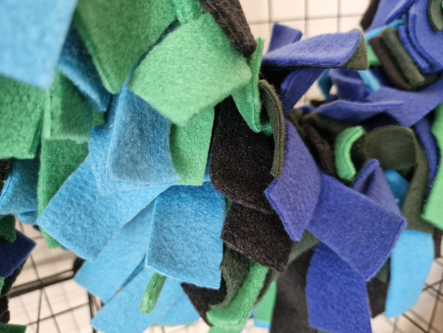 Mischief Made Cage enrichment rope (blues & green) - 1m length